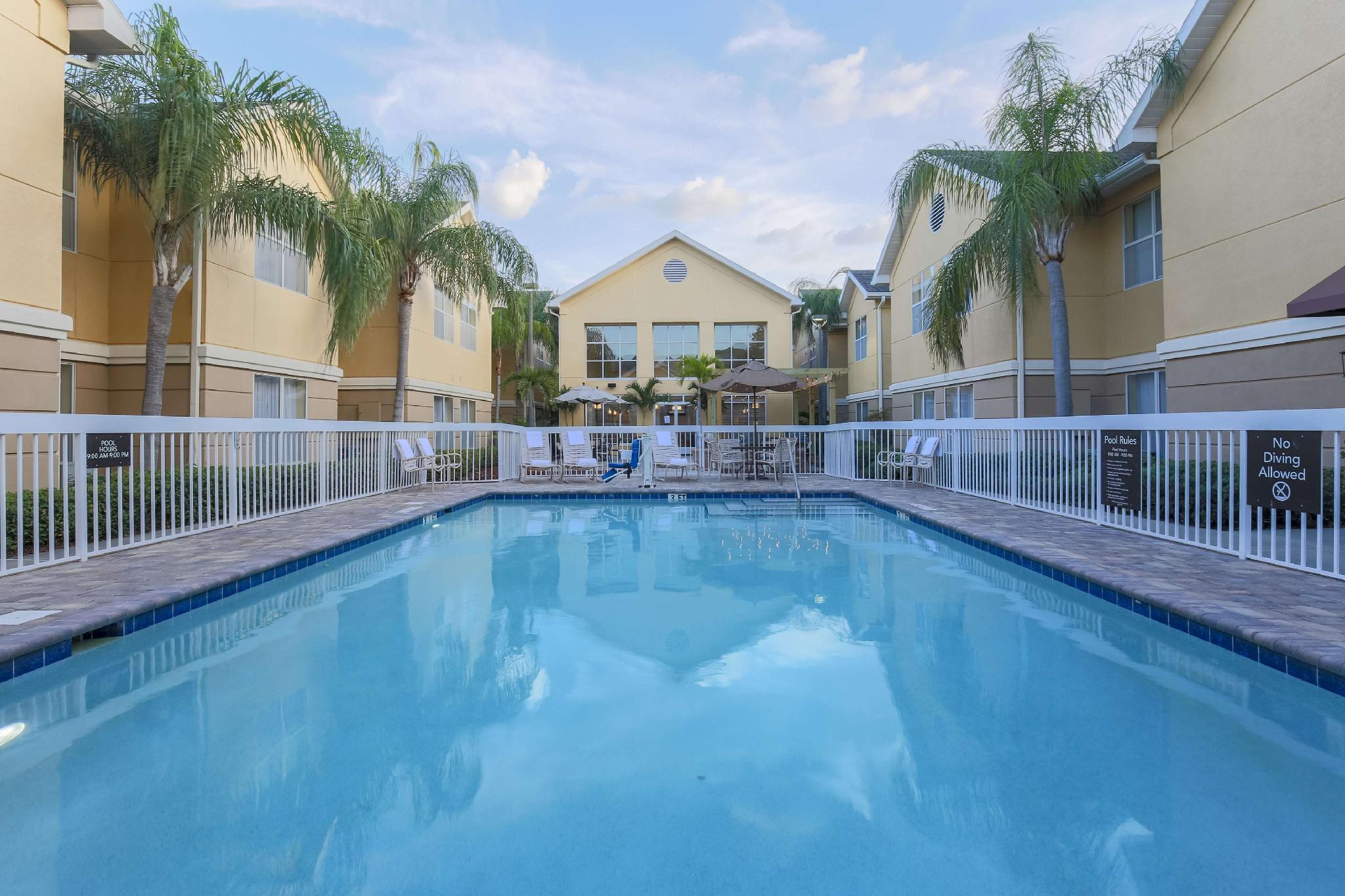 Homewood Suites By Hilton St. Petersburg Κλιαργουότερ Εξωτερικό φωτογραφία